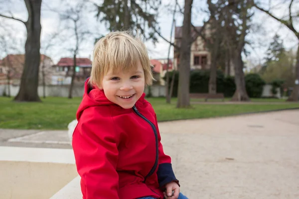 Bambino Carino Bambino Piccolo Giocare Hopscotch Correre Andare Bicicletta Nel — Foto Stock