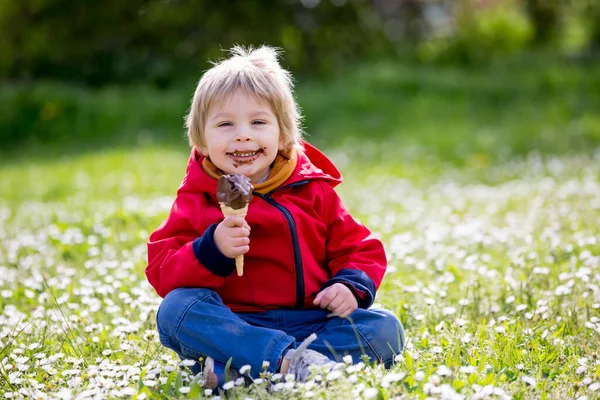 Cute Blond Child Boy Eating Ice Cream Park Springtime — Stock Photo, Image