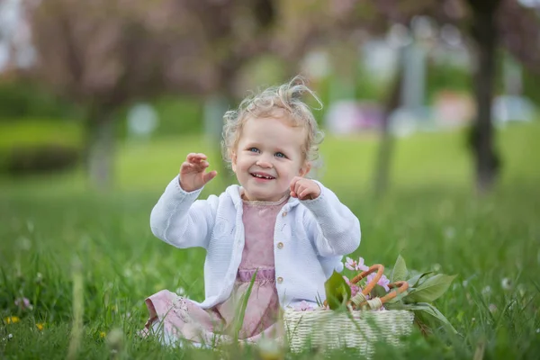 Schöne Kleine Blonde Kind Niedliches Kleines Mädchen Vintage Rosenkleid Spielen — Stockfoto