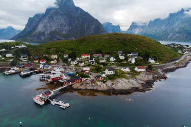 Norveç 'te yaz mevsiminde insansız hava araçlarıyla çekilen muhteşem manzara.