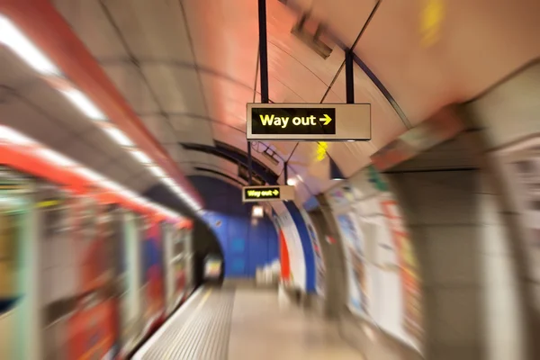 London - aug 10: U-Bahn Station in london am aug 10, — Stockfoto