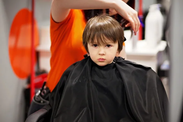 Boy, having haircut — Stock Photo, Image
