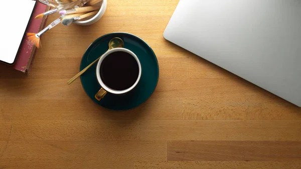 Top View Wooden Table Coffee Cup Closed Laptop Stationery Copy — Stock Photo, Image