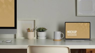 Bilgisayarla, dizüstü bilgisayarla, dekorasyonlarla ve ev ofisindeki kopyalama alanı ile çalışabilir görünümü kapat, kırpma yolu