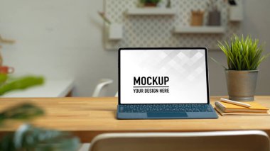 Bilgisayarla, kırtasiyeyle, bitki örtüsüyle ve kopyalama alanıyla çalışabilir görünümü kapat, kırpma yolu