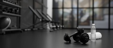 3 boyutlu görüntüleme, konsept fitness odasında yerde dambıllar, arkada eğitim ekipmanları, 3 boyutlu illüstrasyon