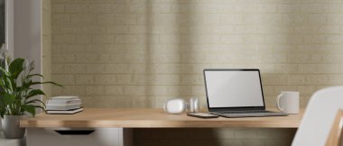 Yan görünüş, 3D görüntüleme, ev odası, bilgisayar masası yanında dizüstü bilgisayar, malzeme, lamba ve dekorasyon, 3D illüstrasyon