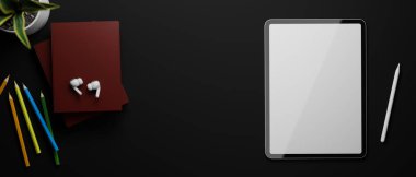 3D görüntüleme, çalışma alanının en üst görünümü sahte dijital tablet, kitaplar, kırtasiye malzemeleri ve siyah masa üzerindeki renkli kalemler, 3D illüstrasyon