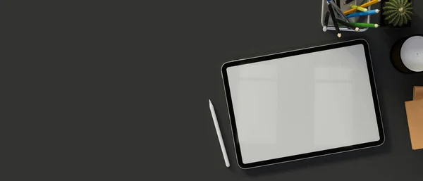 Tableta Digital Con Pantalla Maqueta Mesa Oscura Con Suministros Espacio —  Fotos de Stock