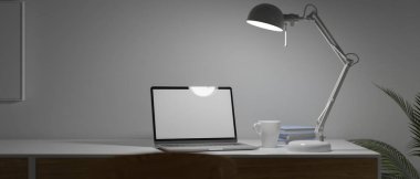 Modern ev çalışma alanı dizüstü bilgisayar boş ekran ve modern lamba ile gece geç saatlerde masa üzerinde yavaş ışık, Sıkı çalışma, geç çalışma, Serbest çalışma, 3D canlandırma, 3D illüstrasyon