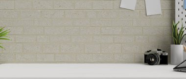 Tuğla duvarda kamera, bitki ve dekor, modern sayaç ev iç mekanı, 3 boyutlu görüntüleme, 3 boyutlu illüstrasyon olan ürün görüntüsü için alanı kopyala