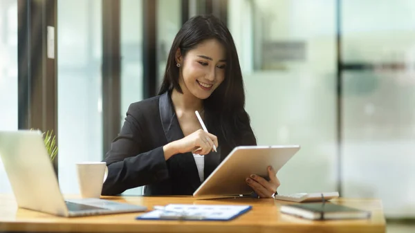 Beautiful Elegant Businesswoman Black Suit Smile While Look Financial Report — Foto de Stock
