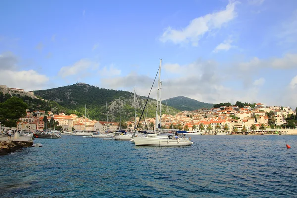 Hvar-i kikötőben — Stock Fotó