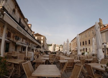 Asya Restorantı, eski tarihi Meydanı