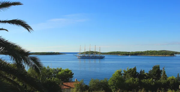 Clipper dans la baie — Photo