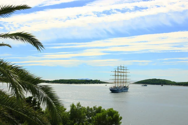 Clipper se encuentra en Bay — Foto de Stock