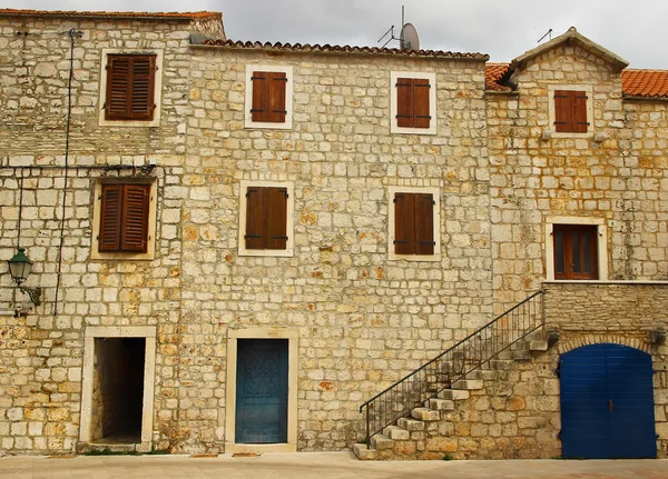 Vecchia casa di pietra — Foto Stock