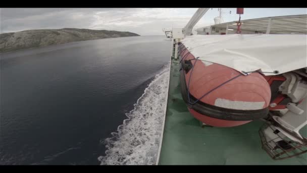 Pohled na trajekt lodí plachtění — Stock video