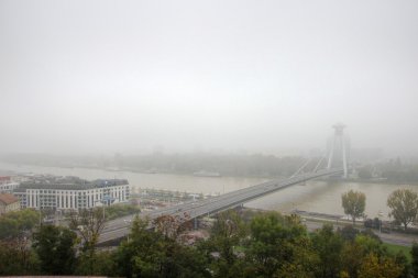 Misty köprüsü üzerinde Nehri