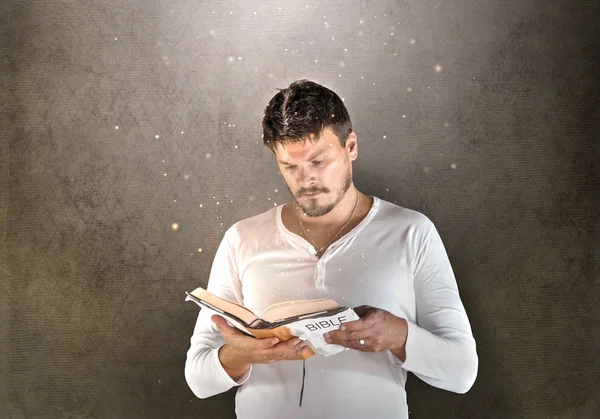 Man is Reading a Bible — Stock Photo, Image