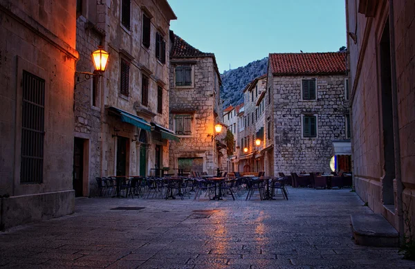 Calles del casco antiguo por la mañana Imágenes De Stock Sin Royalties Gratis