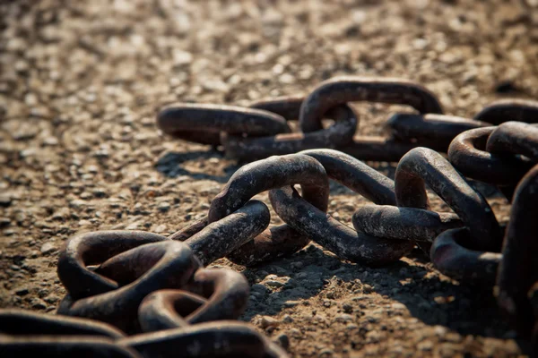 Rusty Metal Chain on Concrete — Stock Photo, Image