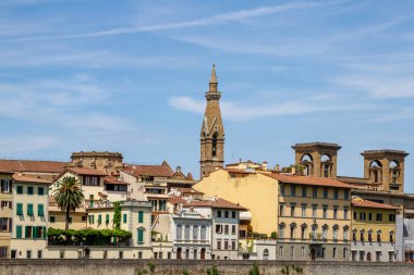 Floransa 'da nehir kenarı..