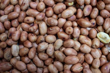 Kavrulmuş yerfıstığı manzarası. Protein açısından zengin sağlıklı atıştırmalıklar.