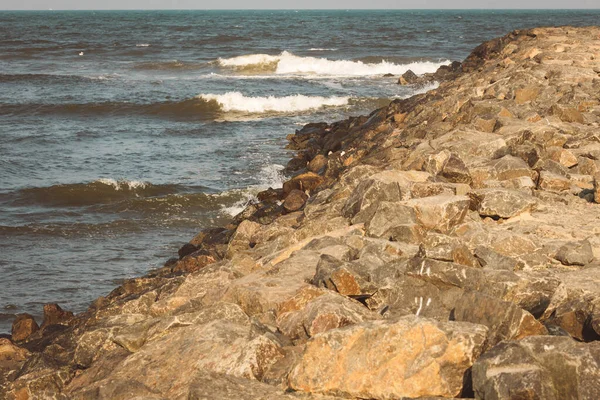 Vista Panorámica Las Rocas Con Bahía Bengala Fondo Largo Kovalam —  Fotos de Stock
