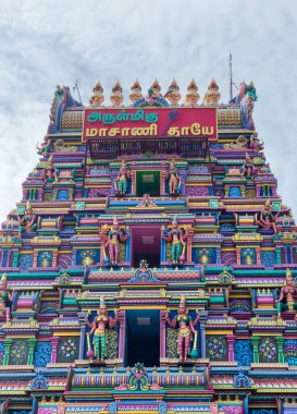 Anaimalai, Pollachi, Coimbatore bölgesindeki Masani Amman Tapınağı 'nın güzel manzarası. Tercümesi: Masani Thaaye Tamil dilinde Maasani Hindu tanrıçası anlamına gelir..