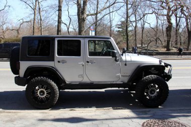 Geniş tekerlekli cip çobanı, yan görüş, New York, New York, New York, ABD - 13 Mart 2021