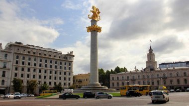 Özgürlük Anıtı Aziz George 'un binicilik heykeli, Özgürlük Meydanı, Tiflis, Gürcistan - 30 Eylül 2017