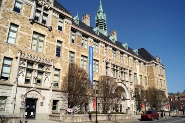 Lackawanna Koleji 'nin Gotik Uyanış binası, Vine Caddesi cephesi, Scranton, PA, ABD - 7 Nisan 2021