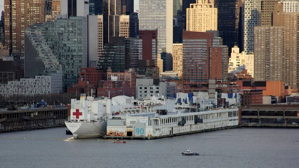 Manhattan West Side Vízpart Usns Comfort Kórházhajó Dokkolt Mólónál Kilátás — Stock Fotó