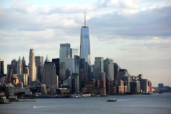 Wybrzeże Dolnego Manhattanu One World Trade Center Środku Widok Rzekę — Zdjęcie stockowe