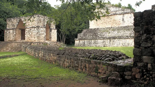 Yüzyıldan Kalma Tapınakları Piramidi Olan Maya Köyünün Kalıntıları Çıkarıldı Restore — Stok fotoğraf