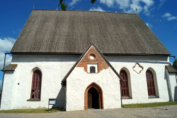 Porvoo Cathedral Widok Boku Białe Kamienne Ściany Elementami Gotyckimi Porvoo — Zdjęcie stockowe