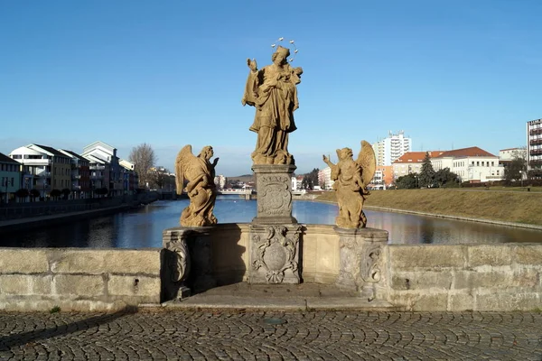 Johannes Von Nepomuk Statue Auf Der Mittelalterlichen Pisek Steinbrücke Der — Stockfoto