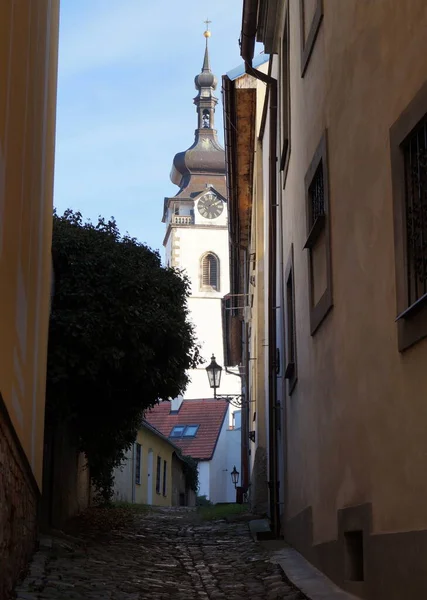 Wieża Zegarowa Kościoła Narodzenia Najświętszej Maryi Panny Widok Smal Średniowiecznego — Zdjęcie stockowe