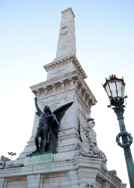 位于葡萄牙里斯本Restauradores广场修复者纪念碑南侧的象征独立的雕像 建于1886年 2021年7月7日 — 图库照片