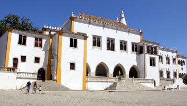 Sintra Sarayı, tarihi 15. yüzyıla dayanan, uzun bir süre önce, Sintra, Portekiz - 13 Temmuz 2021