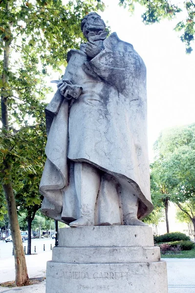 19世纪葡萄牙诗人 演说家 小说家 记者和政治家阿尔梅达 加雷特雕像 2021年7月12日 葡萄牙里斯本 — 图库照片