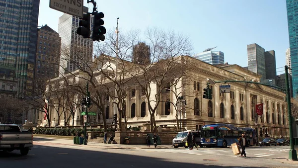 Straatscène Hoek Van 5Th Ave 42Nd Street New York Public — Stockfoto