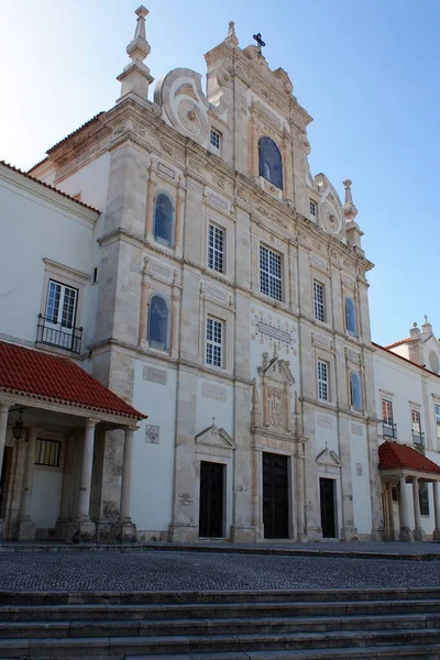17世紀に建てられた聖サンタレム大聖堂は ポルトガルのサンタレムの町の歴史的中心部にあります 2021年7月11日 — ストック写真