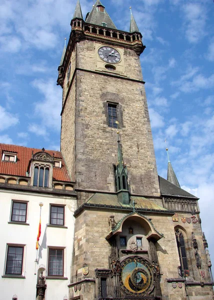Wieża Ratusza Praskim Zegarem Astronomicznym Średniowieczny Zegar Fasadzie Praga Czechy — Zdjęcie stockowe