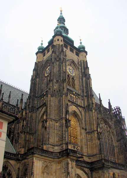 Vitus Cathedral Prague Castle Steeples Clock Tower Gothic Masonry South — Stock Photo, Image