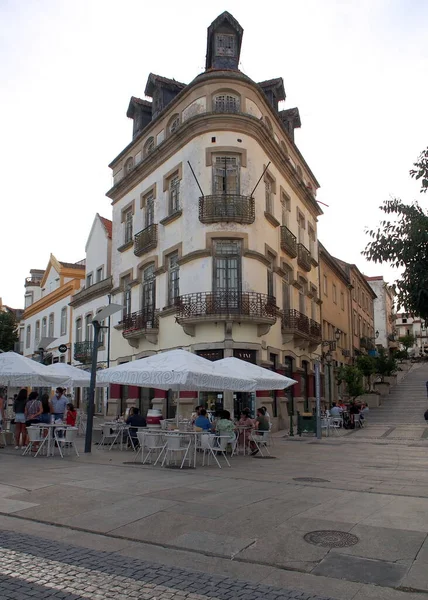 Edificio Esquina Residencial Comercial Varios Pisos Envejecido Estilo Llamativo Frente — Foto de Stock