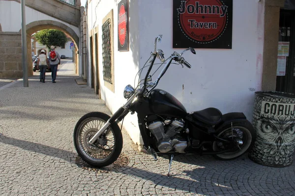 도시인 포르투갈의 카스텔로 브랑코에 빈티지 오토바이 2021 — 스톡 사진