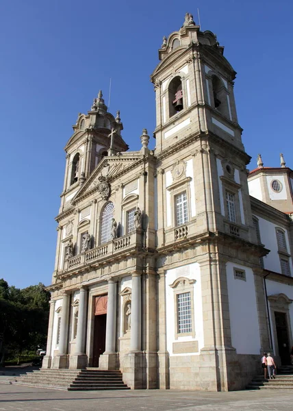 山の良いイエスの神社 Santuario Bom Jesus Monte 丘の上のカトリックの巡礼地ブラガ ブラガ ポルトガルの外数マイル 7月18 2021 — ストック写真