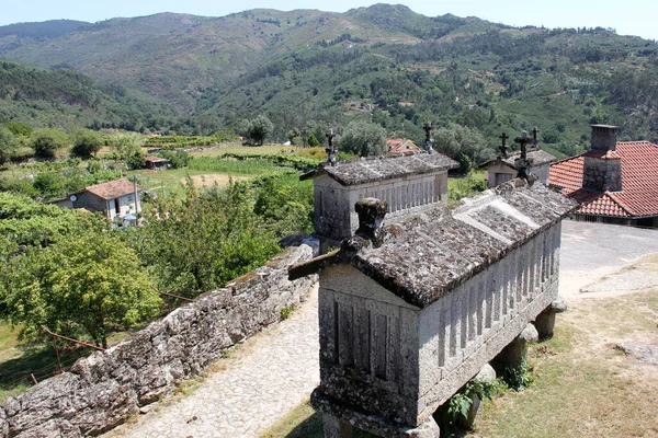 Graanschuren Van Soajo Traditionele Stenen Structuren Opgetrokken Poten Bedekt Met — Stockfoto